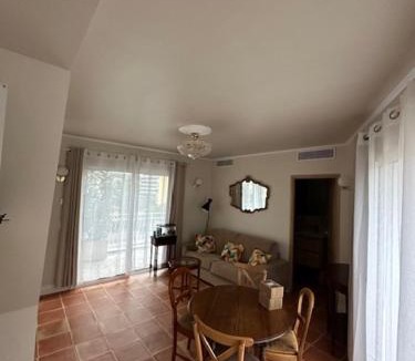 Riou - Petit Juas - Av de Grasse Apartment | Résidence Cannes