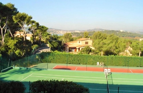 Saint-Mandrier-sur-Mer Apartment | Résidence avec piscine, vue mer, tennis, parc pour enfants