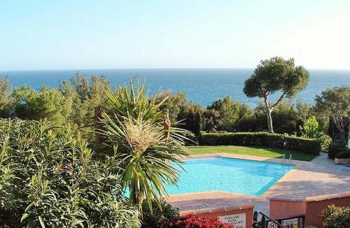 Saint-Mandrier-sur-Mer Apartment | Résidence avec piscine, vue mer, tennis, parc pour enfants