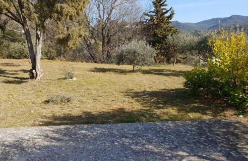 Greoux-les-Bains Apartment | Résidence Lou Cigaloun - ANA LOCATION