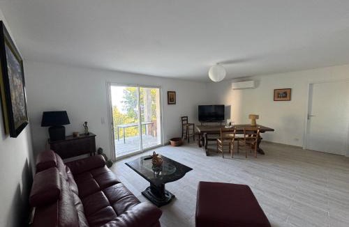 Coti-Chiavari Apartment | RANDOS à 15 mn de la plage COTI CHIAVARI Vue exceptionnelle Appart indépendant 3 ch