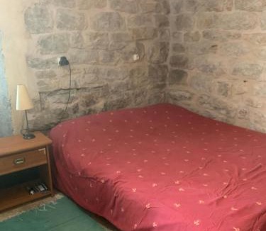 Andressac House | RDC d'une Maison en pierre St Antonin Noble Val