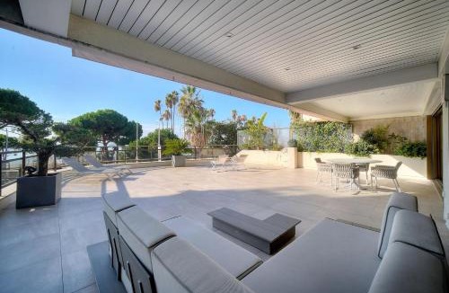 Cannes City Centre Apartment | REF 1429 - Cannes Croisette - Sea view apartment for rent