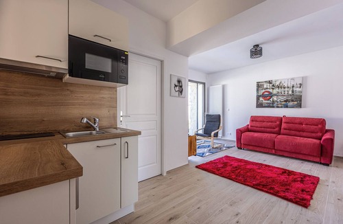 Villedoux House | Renovated Charentaise with a heated pool