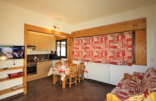 Les Almes Apartment | Renovated Comfortable Chalet - 6 Pers
