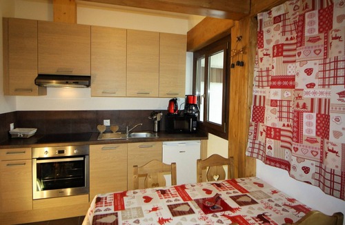 Les Almes Apartment | Renovated Comfortable Chalet - 6 Pers