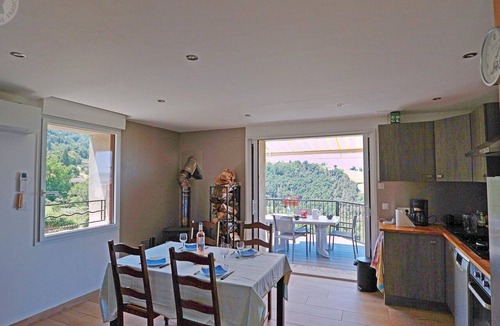 Saint-Chamond Cottage | Renovated cottage with terrace and pets allowed in Saint-Chamond