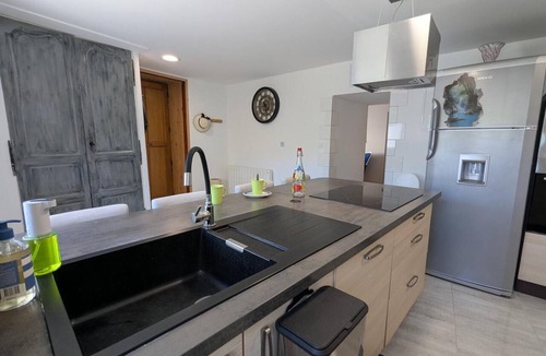 Echallat Cottage | Renovated lodging with private garden - 5 guests
