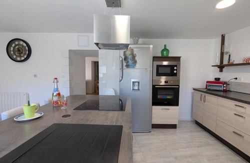 Echallat Cottage | Renovated lodging with private garden - 5 guests