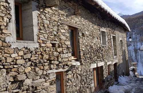Crevoux Ski Chalet | Renovated sheepfold near the slopes ideal for 2 families
