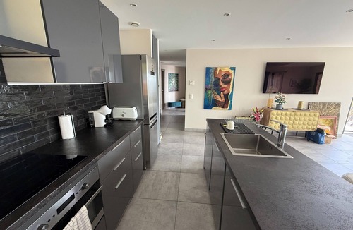 Theoule-sur-Mer Apartment | Residence Arc-en-Ciel 5 Star App. A modern with stunning Sea Views and Pool