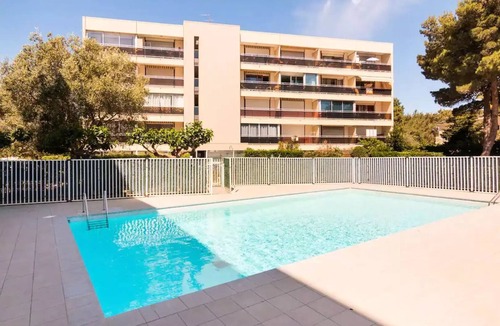 Les Arenes Apartment | Residence Les Arenes PyrÉnées - Modern studio and cosy air conditioning, parking and swimming pool - 4AREN