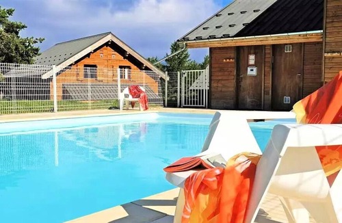 La Joue du Loup Ski Chalet | Residence La CrÊte Du Berger - Chalets for 8 People