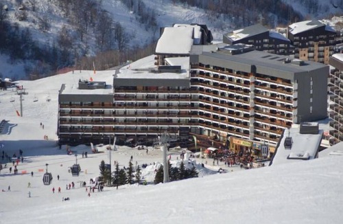 Les Menuires Apartment | Resort center, 4th floor, balcony, tv, 24m², Les Menuires
