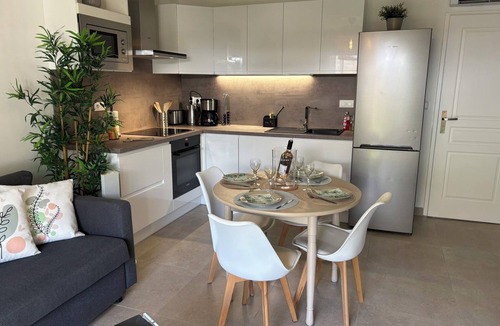 Rayol-Canadel-sur-Mer Apartment | REZ DE Chaussé DE Villa à 5 Minutes DE LA Plage A Pied