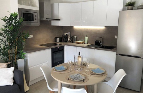 Rayol-Canadel-sur-Mer Apartment | REZ DE Chaussé DE Villa à 5 Minutes DE LA Plage A Pied