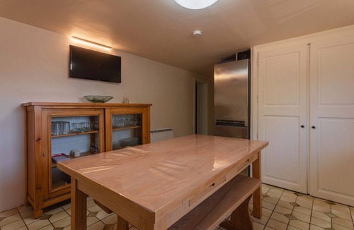 Le Luc Villa | 'Rez De Villa' with Private Terrace and Wi-Fi