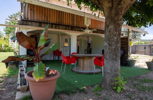 Le Luc Villa | 'Rez De Villa' with Private Terrace and Wi-Fi