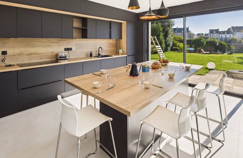 Pont-l'Abbe House | River View – Spacious House and Garden for 10