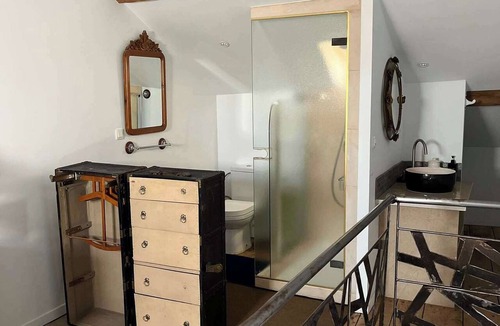Dun-le-Palestel Apartment | Romantic Loft Escape with Garden View & Free Parking