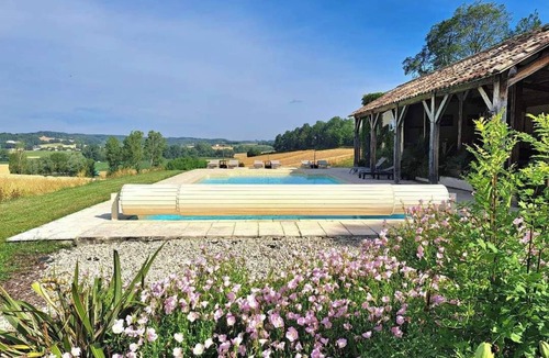 Paulhiac House | Romantic studio with private terrace and direct pool access