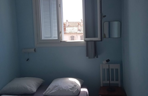Vauban Bed & Breakfast | Room in quiet, central apartment