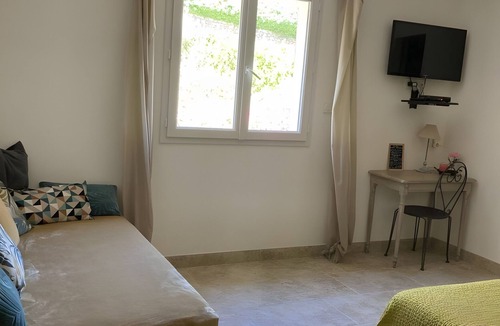 Vico Bed & Breakfast | Room 'Renno' with Shared Pool, Wi-Fi and Air Conditioning