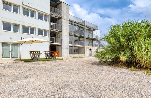 Mudaison Apartment | Room with Shared Terrace and Wi-Fi 10 Minutes from the Sea
