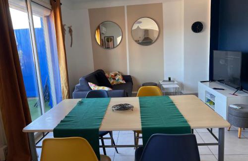 La Gare Apartment | Roussillon appart avec terrasse