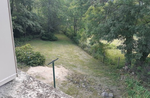 Lavoine Cottage | Rustic cottage in Lavoine with large garden and pets allowed