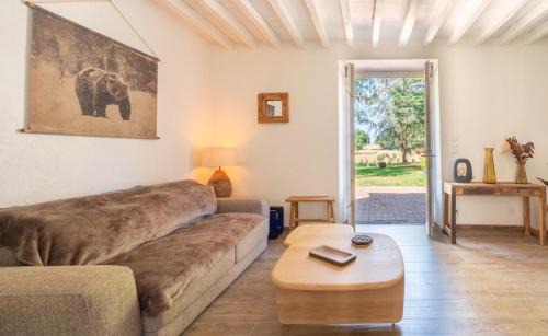 Saint-Aubin-d'Aubigne House | Séjour nature dans un charmant cottage
