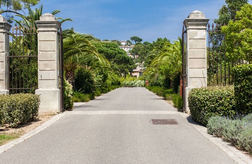 Cote d'Azur- French Riviera Ski Chalet | Saint Tropez Golf - Maison Jasmin