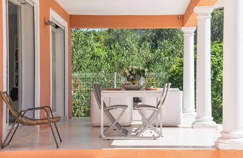 Plage de la Garonnette House | Sainte-Maxime Villa | Pool & Near Beaches