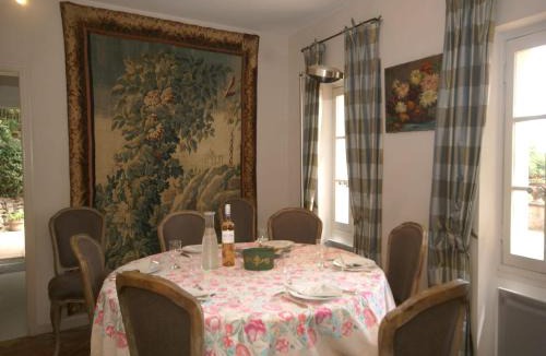 Cannes La Bocca Villa | Scenic villa in Cannes with private pool