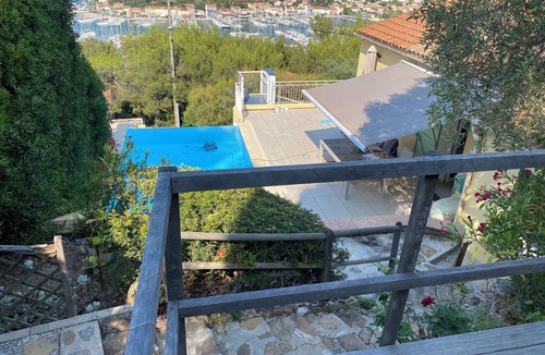 Saint-Mandrier-sur-Mer House | Sea view, Villa with infinity pool