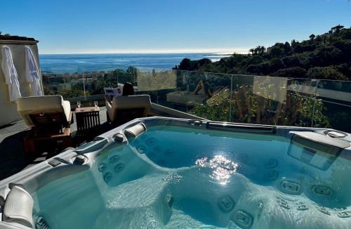 Golfe Juan Villa | Sea View Villa Roc d'Azur - Pool - Jacuzzi