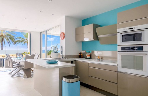 Cannes City Centre Apartment | Seafront Apartment with Large Terrace