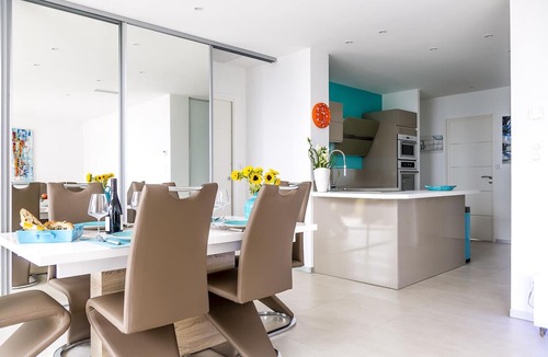 Cannes City Centre Apartment | Seafront Apartment with Large Terrace