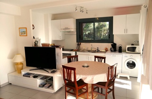 La Ciotat Apartment | 🌊🌞 * Seafront Premium Apartment – 65 m² – Elegance & Serenity