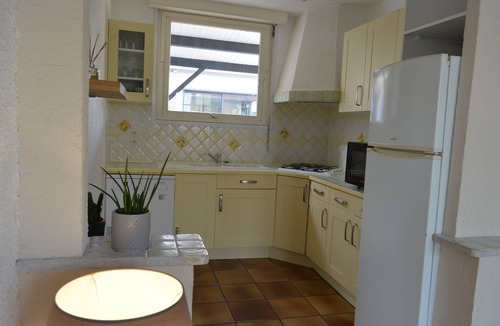 Port District House | Seafront villa 50 meters from the beach