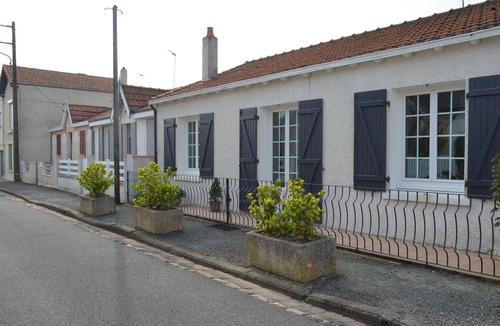 Port District House | Seafront villa 50 meters from the beach