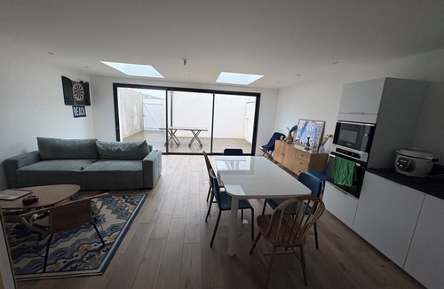 Porspoder House | Seaside house, walking distance to the beach, sea view
