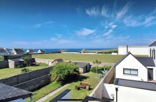 Porspoder House | Seaside house, walking distance to the beach, sea view