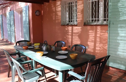 Pardigon Villa | Seaside Villa in Pine Grove with 4 A/C Bedrooms and Direct Beach Access