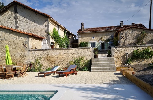 Salles-Lavalette House | Secluded, pet friendly, luxurious 3 bedroom house, 11 x 5m swimming pool