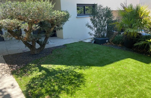 Decines-Charpieu Apartment | Self-contained flat in villa near EUREXPO Lyon, LDLC ARENA GROUPAMA STADIUM