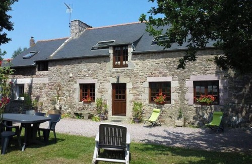 Plevenon House | Semi-detached house on one level, 5 minutes from beaches, near Cap Fréhel and GR 34