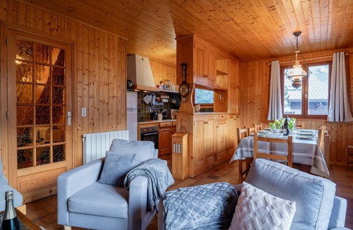 Chantemerle Ski Chalet | Serre chevalier Large apartment with fireplace in family chalet