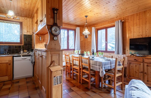 Chantemerle Ski Chalet | Serre chevalier Large apartment with fireplace in family chalet