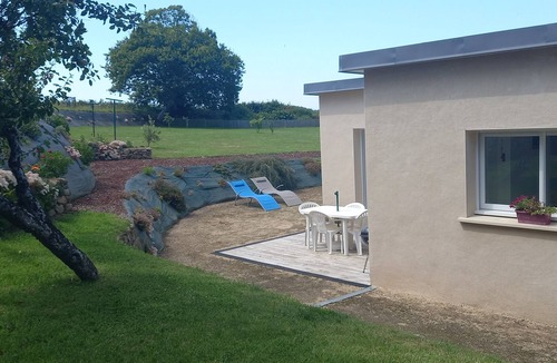 Plouider House | single-storey gîte in a quiet location